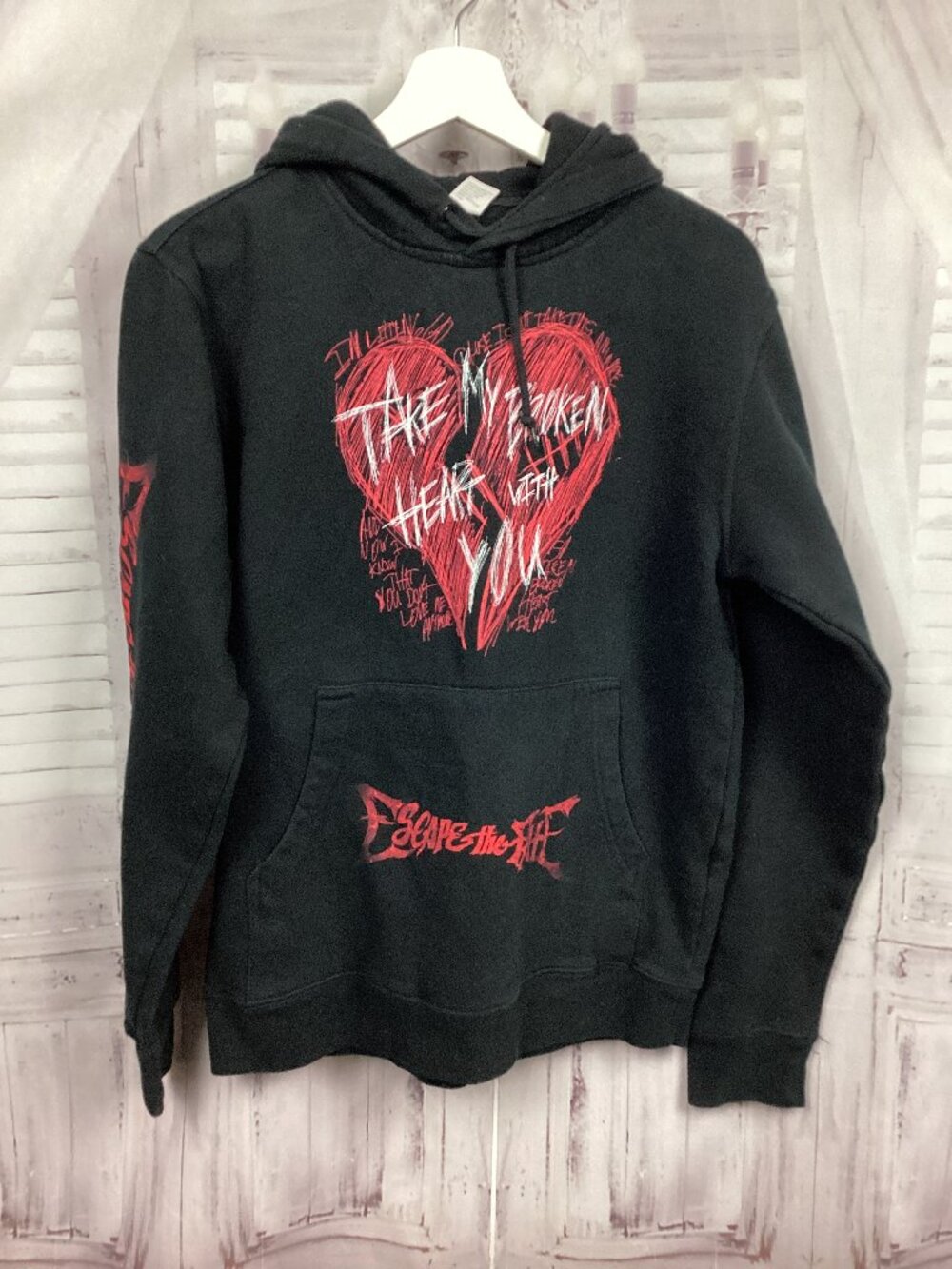 Escape the Fate Broken Heart Hoodie Black Red S